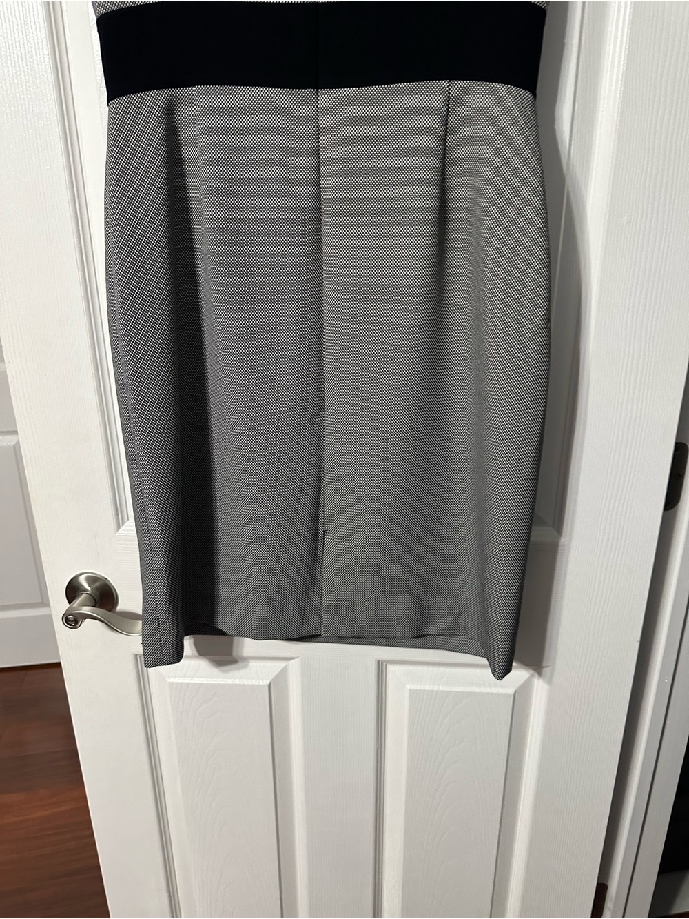 Tahari Arthur S. Levine Black and Gray Sleeveless Sheath Dress - Picture 9 of 15